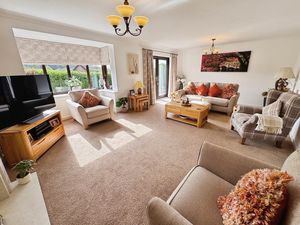Lounge- click for photo gallery